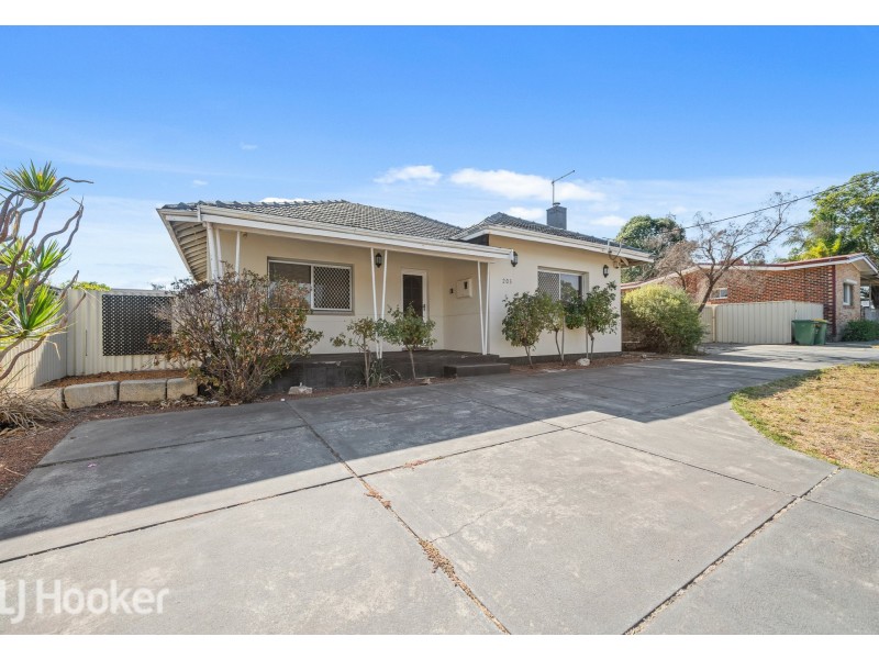 203 Scott Street, Cloverdale WA 6105