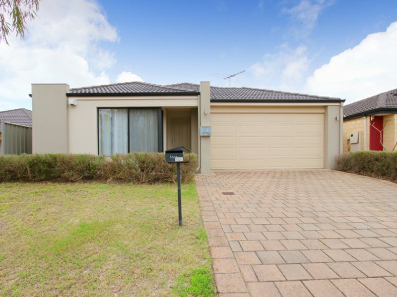 18 Blacksmith Street, Queens Park WA 6107