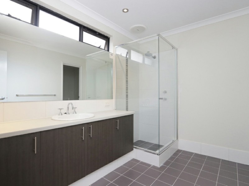 18 Blacksmith Street, Queens Park WA 6107