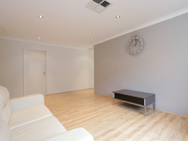 18 Blacksmith Street, Queens Park WA 6107