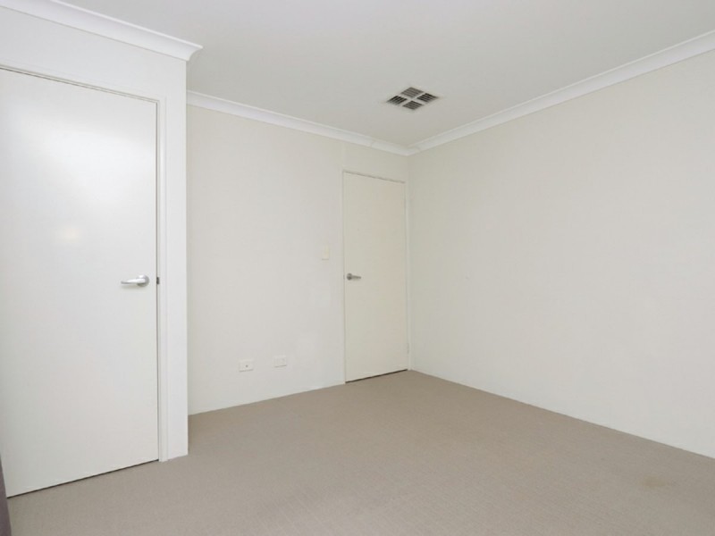 18 Blacksmith Street, Queens Park WA 6107