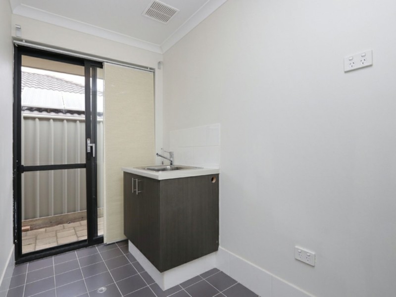 18 Blacksmith Street, Queens Park WA 6107