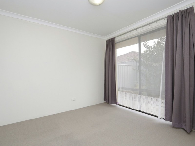 18 Blacksmith Street, Queens Park WA 6107