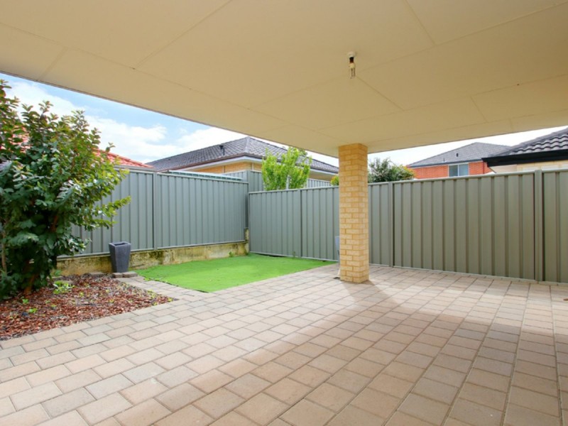 18 Blacksmith Street, Queens Park WA 6107