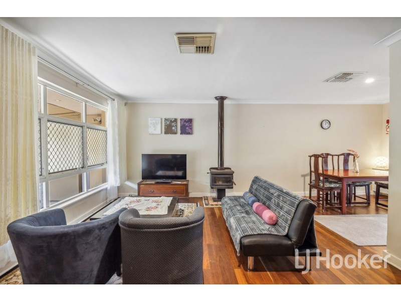 366 Robinson Avenue, Cloverdale WA 6105