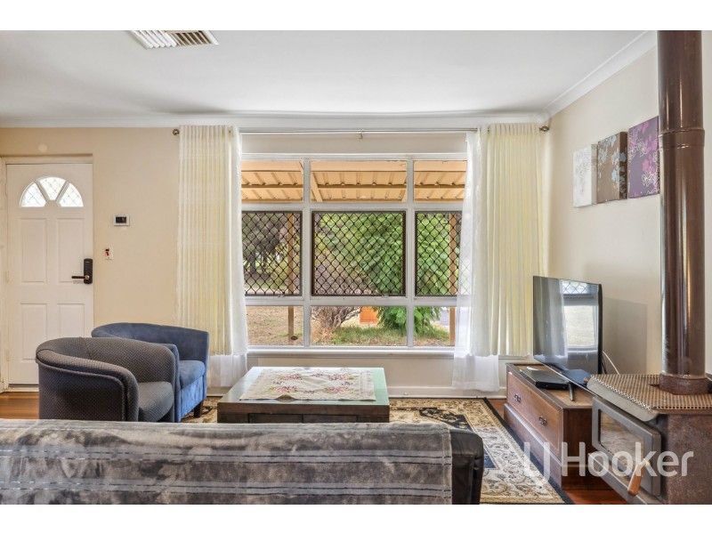 366 Robinson Avenue, Cloverdale WA 6105