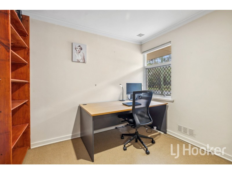 366 Robinson Avenue, Cloverdale WA 6105