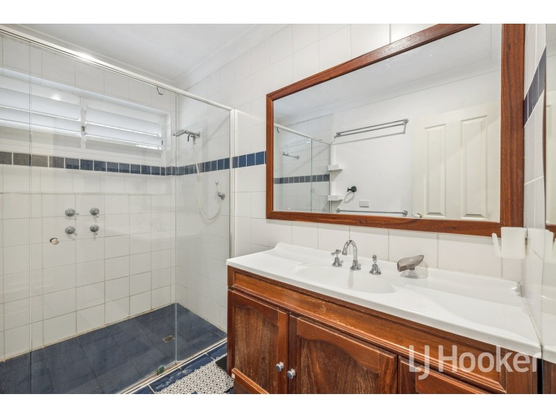 366 Robinson Avenue, Cloverdale WA 6105