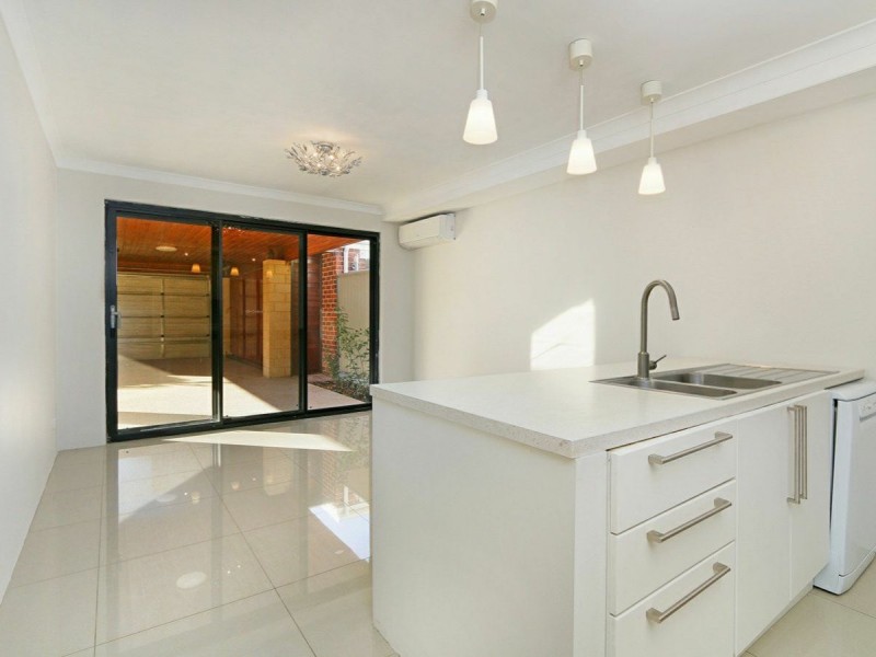 46 Jubilee Avenue, Success WA 6164