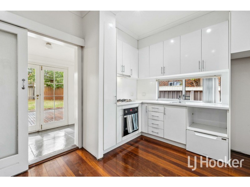 317 Fisher Street, Cloverdale WA 6105