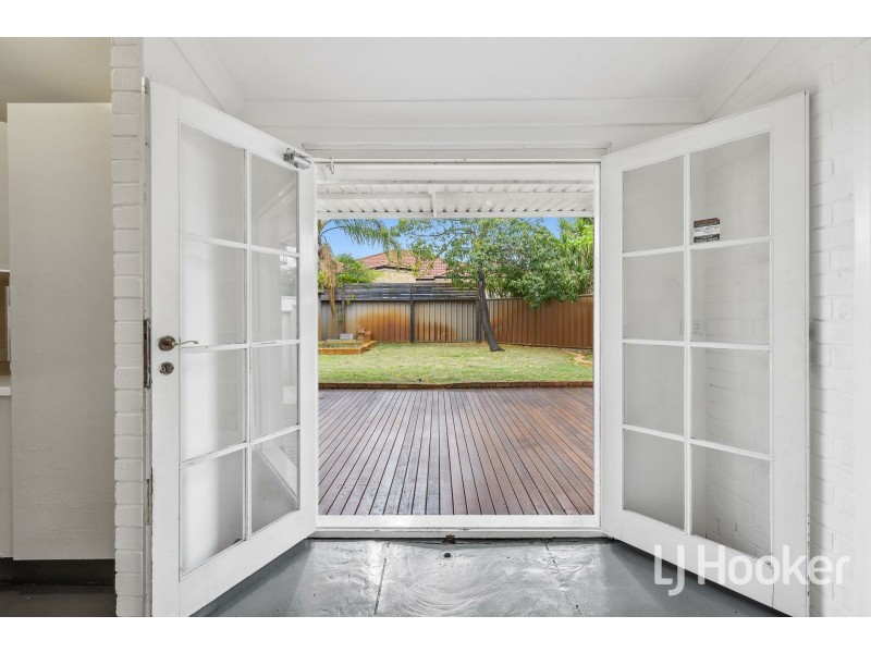 317 Fisher Street, Cloverdale WA 6105