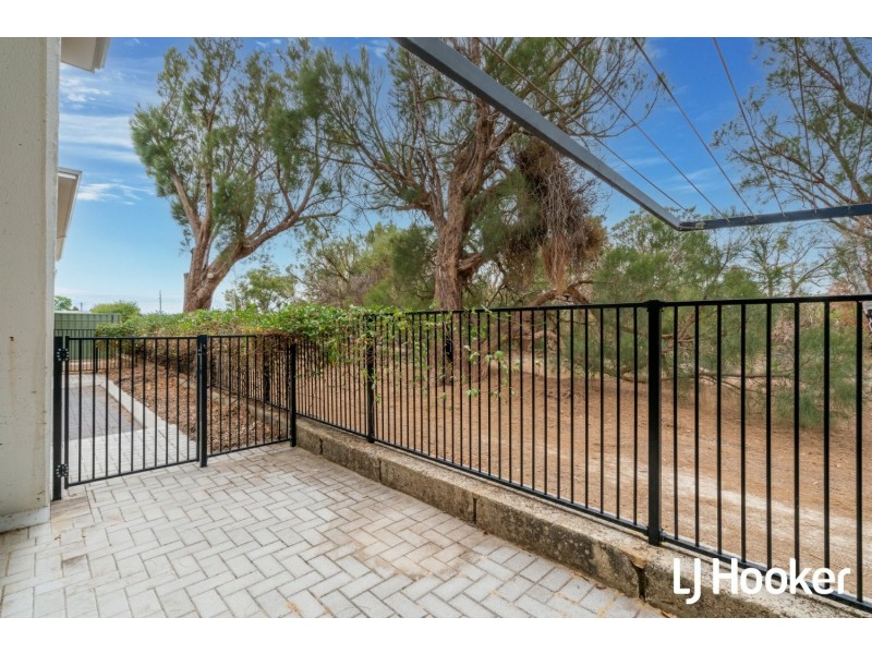 23/10 Whitlock Road, Queens Park WA 6107