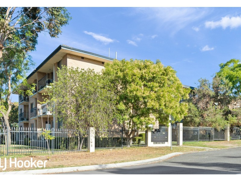 17/1045 Albany Highway, St James WA 6102
