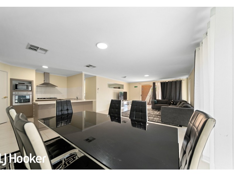 10 Wannell Street, Queens Park WA 6107