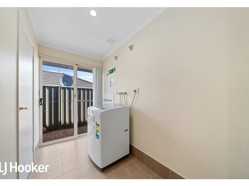 10 Wannell Street, Queens Park WA 6107