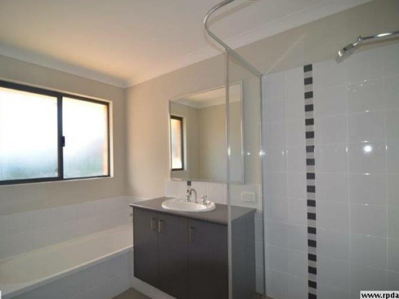 211A Wharf Street, Queens Park WA 6107