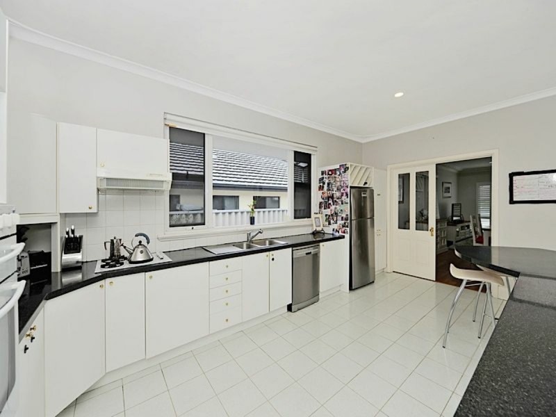 39 Modillion Avenue North, Shelley WA 6148