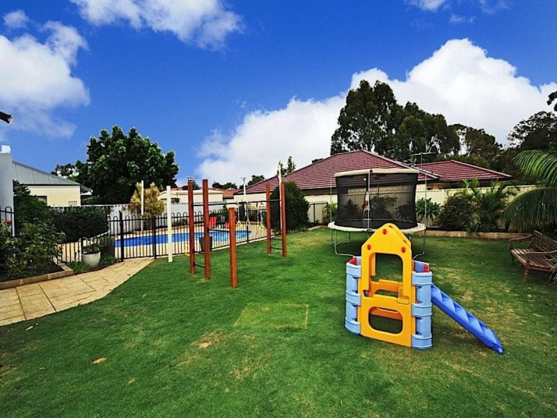 39 Modillion Avenue North, Shelley WA 6148