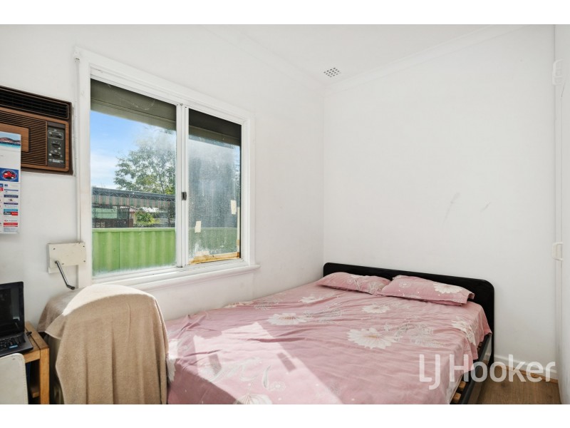 5 Finnan Street, Cloverdale WA 6105