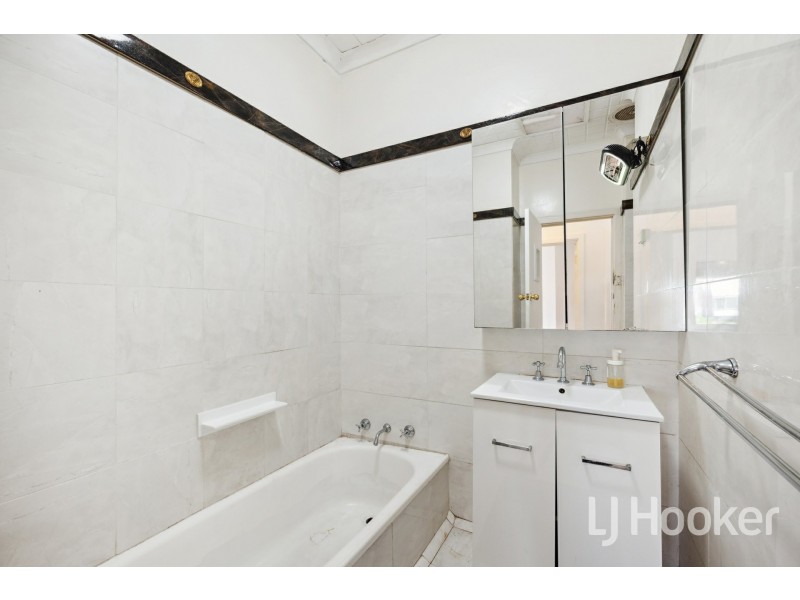 5 Finnan Street, Cloverdale WA 6105