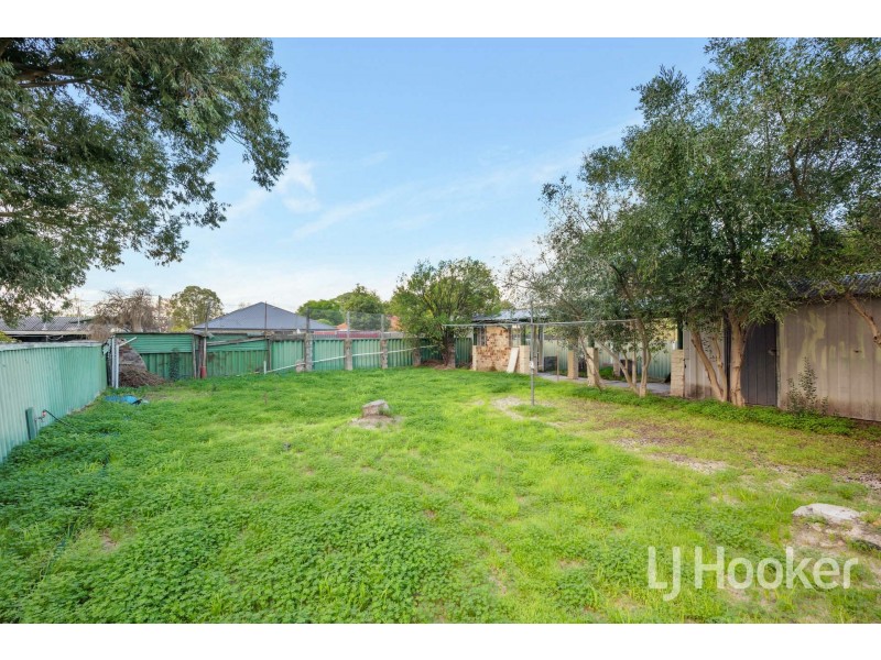 5 Finnan Street, Cloverdale WA 6105