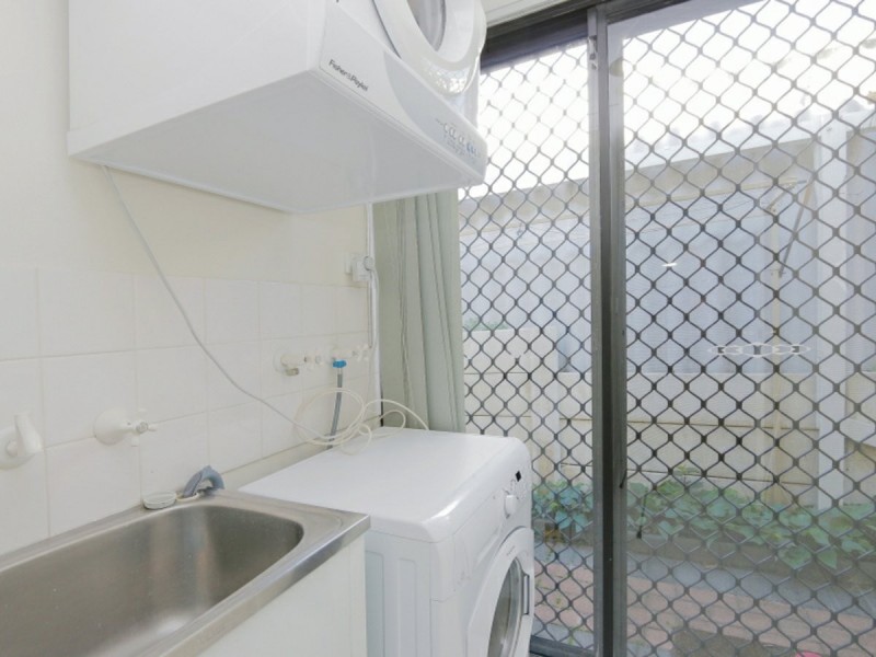 8/6-8 Warwick Street, St James WA 6102