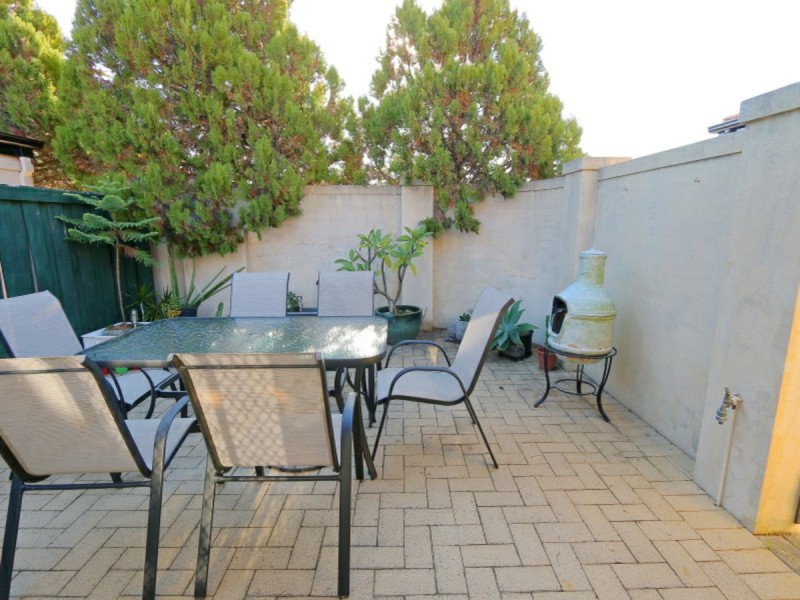 8/6-8 Warwick Street, St James WA 6102