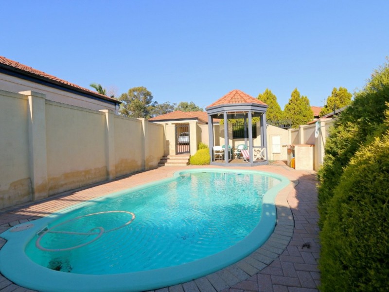 8/6-8 Warwick Street, St James WA 6102