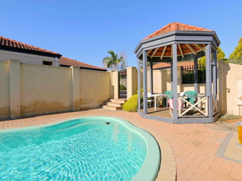 8/6-8 Warwick Street, St James WA 6102