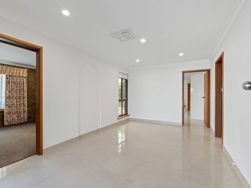 8 Pearson Crescent, Bull Creek WA 6149