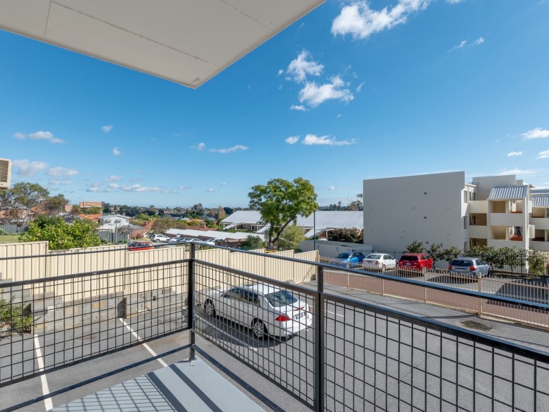 1/15 King George Street,, Victoria Park WA 6100