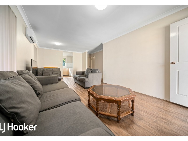 1/12 Kaliamba Court, Cannington WA 6107