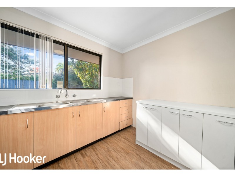 1/12 Kaliamba Court, Cannington WA 6107
