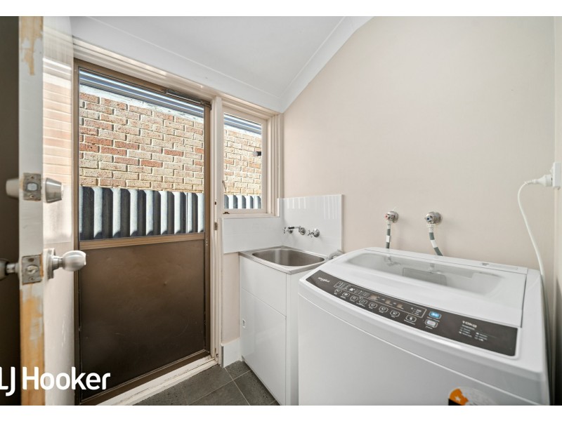 1/12 Kaliamba Court, Cannington WA 6107