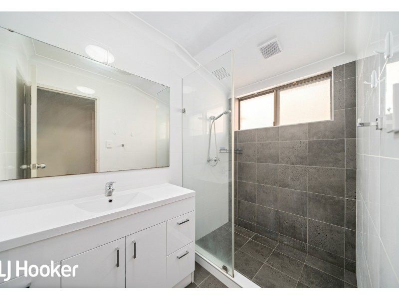 1/12 Kaliamba Court, Cannington WA 6107