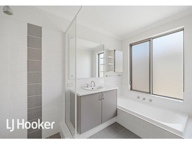 20 Padua Road, Piara Waters WA 6112