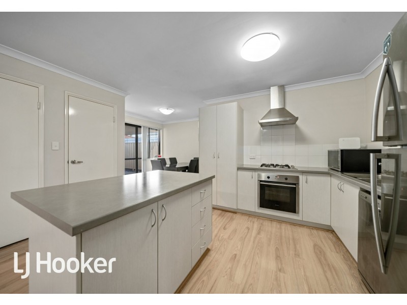 2/148 Treasure Road, Queens Park WA 6107