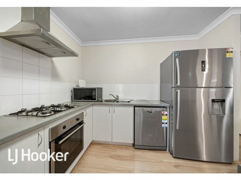 2/148 Treasure Road, Queens Park WA 6107