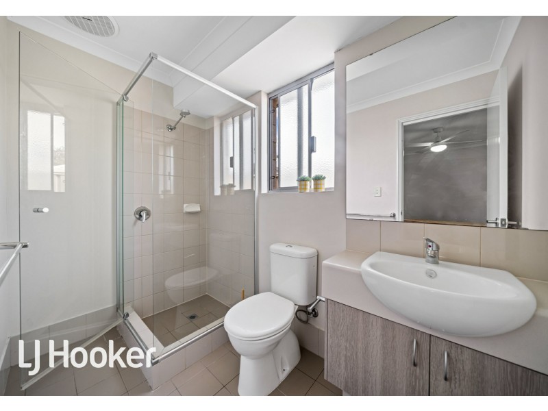 2/148 Treasure Road, Queens Park WA 6107