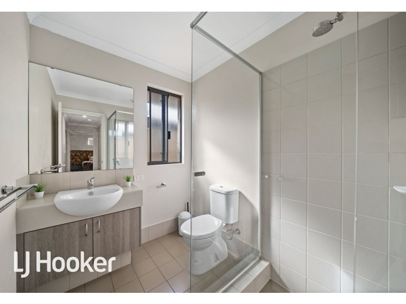 2/148 Treasure Road, Queens Park WA 6107