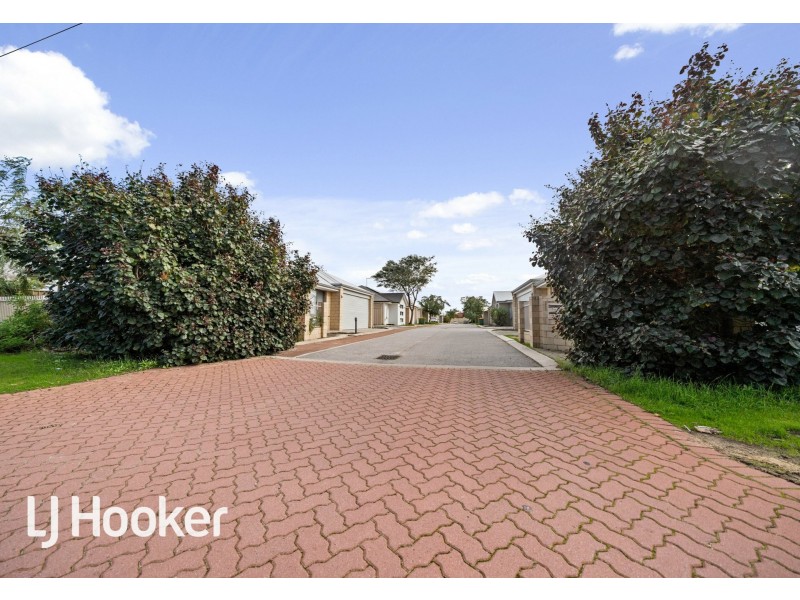 2/148 Treasure Road, Queens Park WA 6107