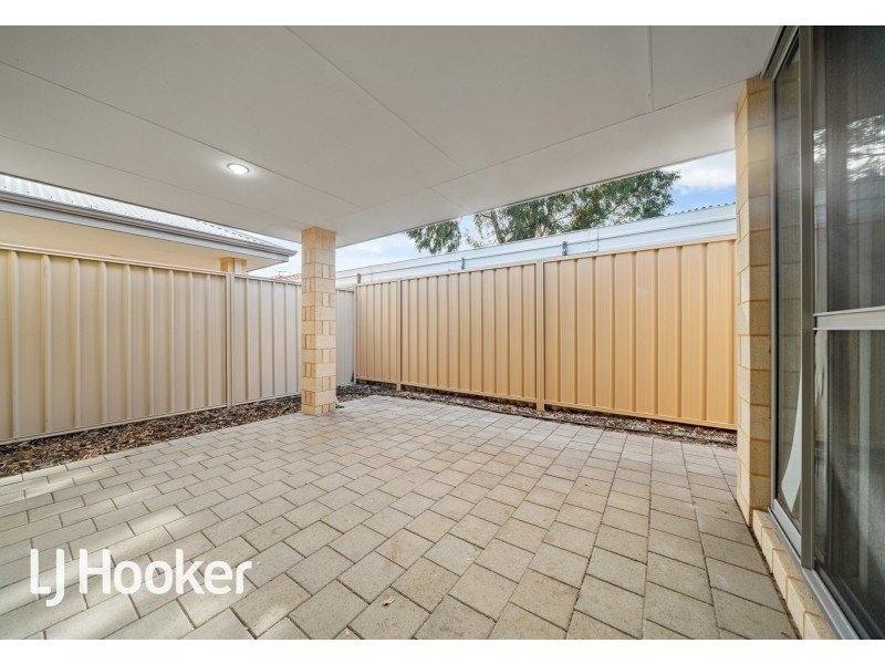 2/148 Treasure Road, Queens Park WA 6107