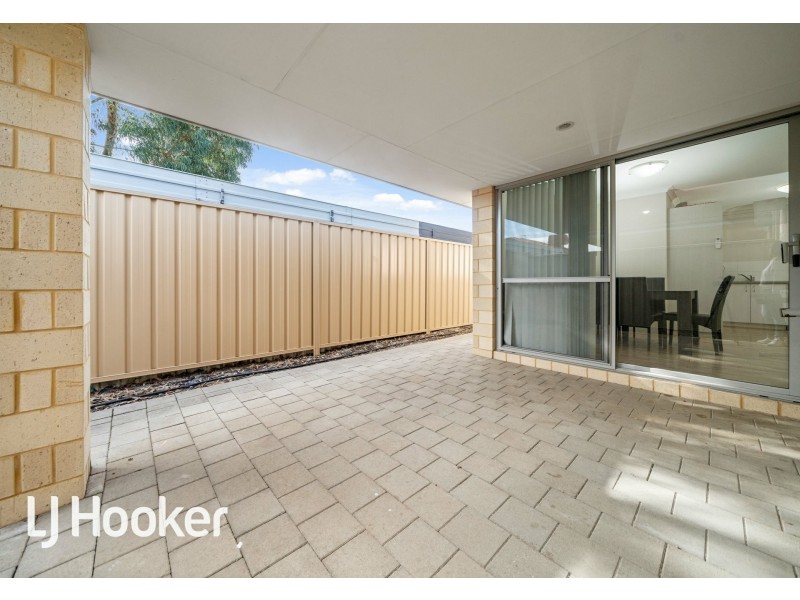 2/148 Treasure Road, Queens Park WA 6107