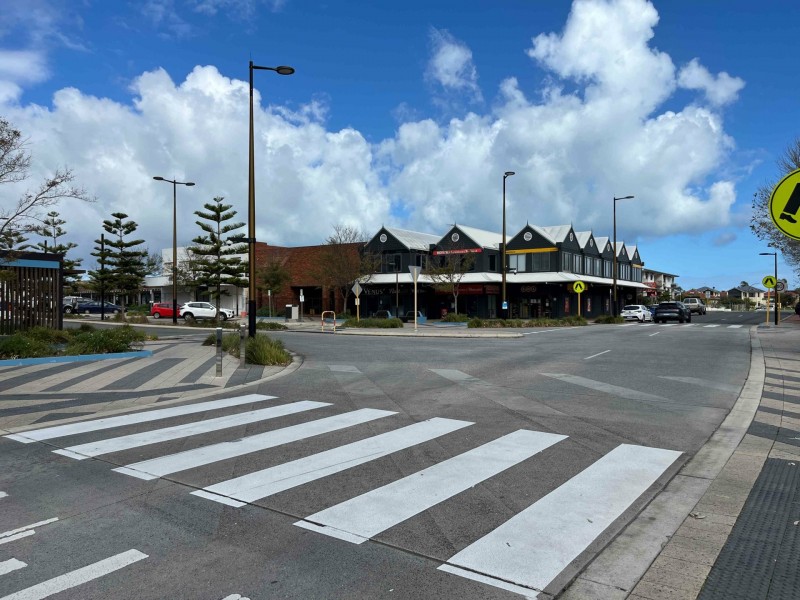 Unit 1/3 Rockingham Beach Road, Rockingham WA 6168