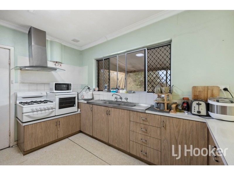 34 Stonehouse Crescent, Bentley WA 6102