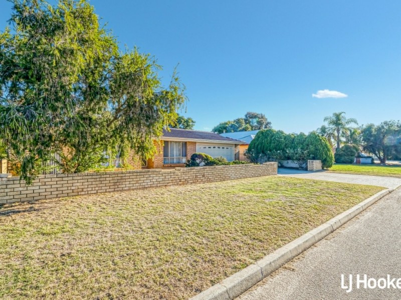 8 Aboyne Place, Seville Grove WA 6112