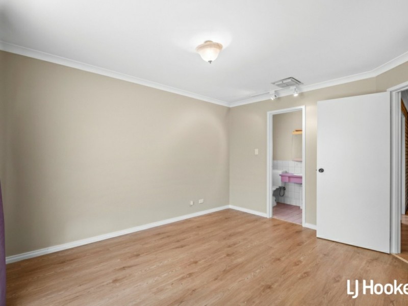 8 Aboyne Place, Seville Grove WA 6112