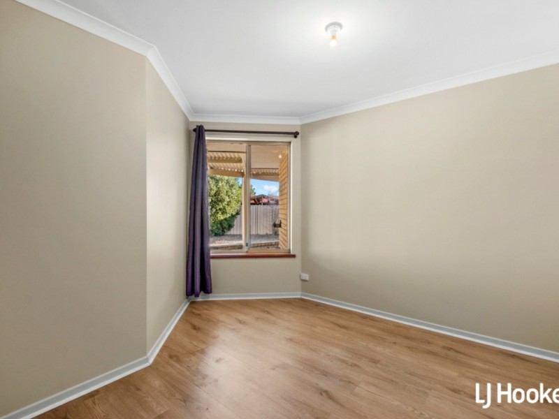 8 Aboyne Place, Seville Grove WA 6112