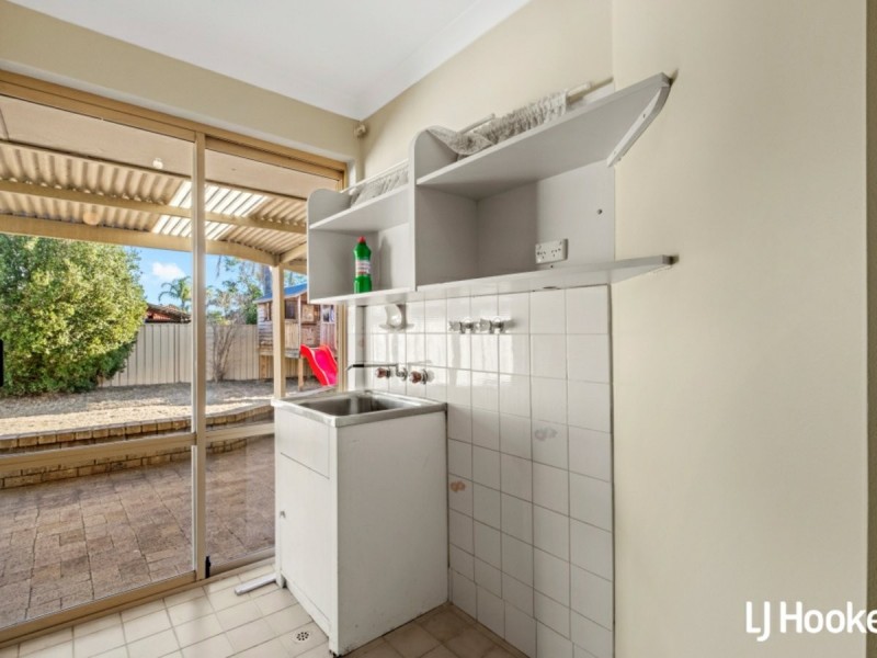 8 Aboyne Place, Seville Grove WA 6112