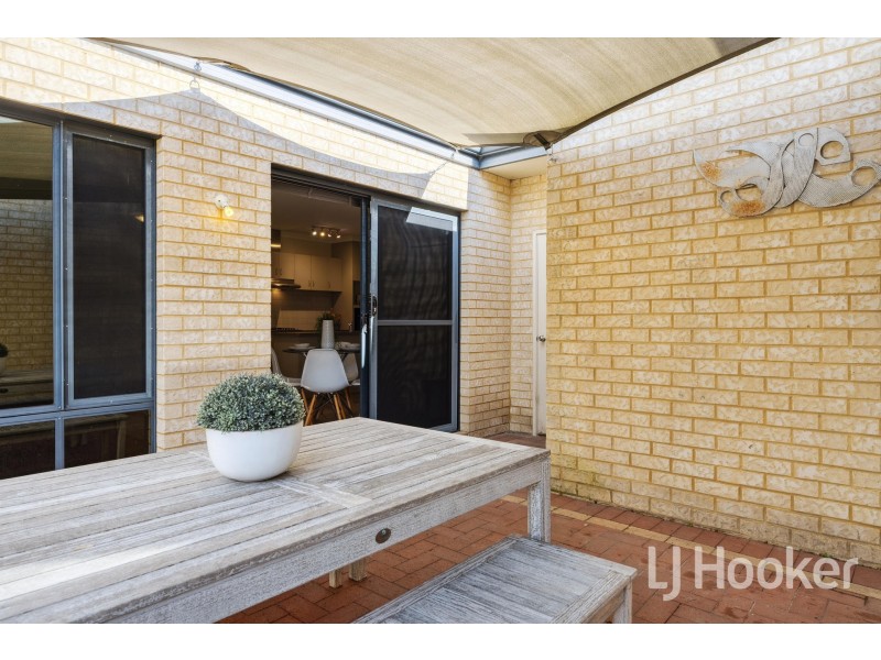 2/82 Queen Street, Bentley WA 6102